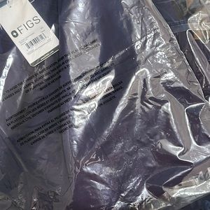 Men’s PURPLE XS scrub set